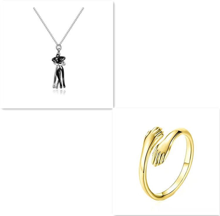 Étreinte Necklace