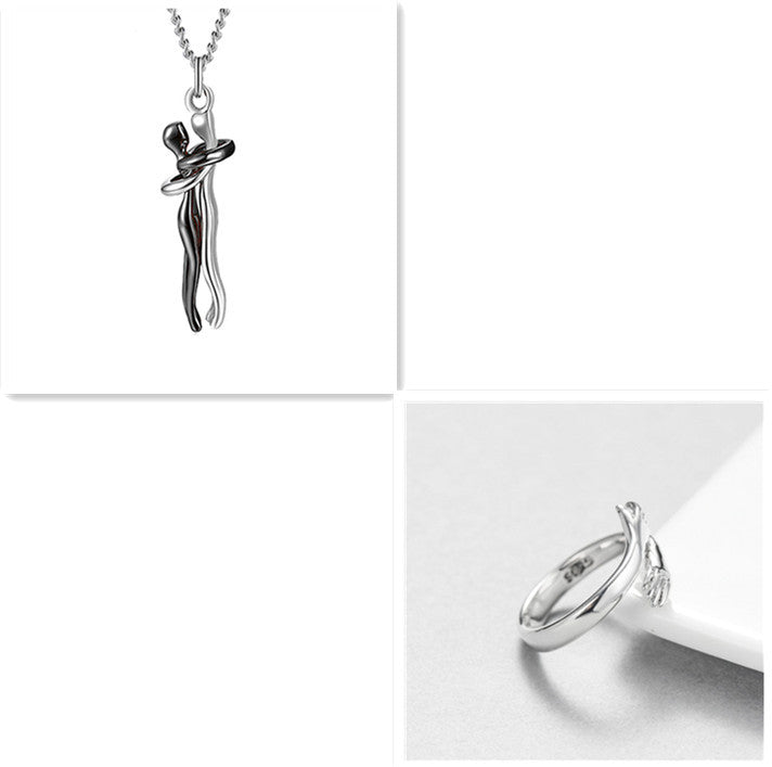 Étreinte Necklace